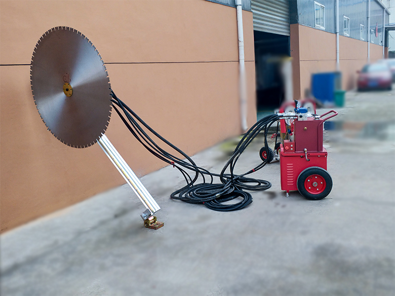 Corte Mural en hormigón y piedra